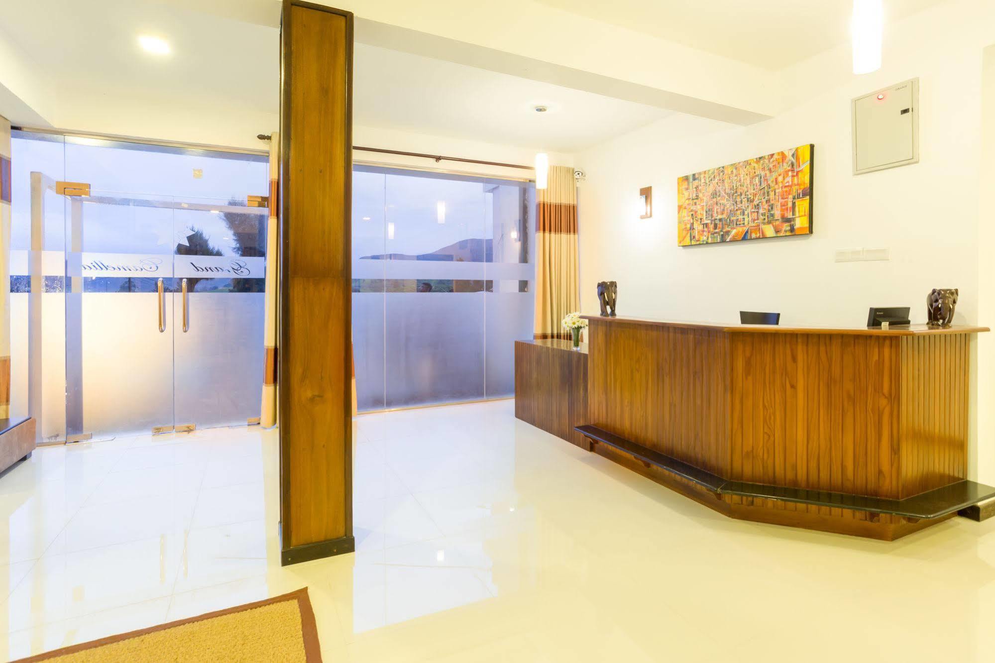 Grand Camellia Hotel Nuwara Eliya Exterior photo