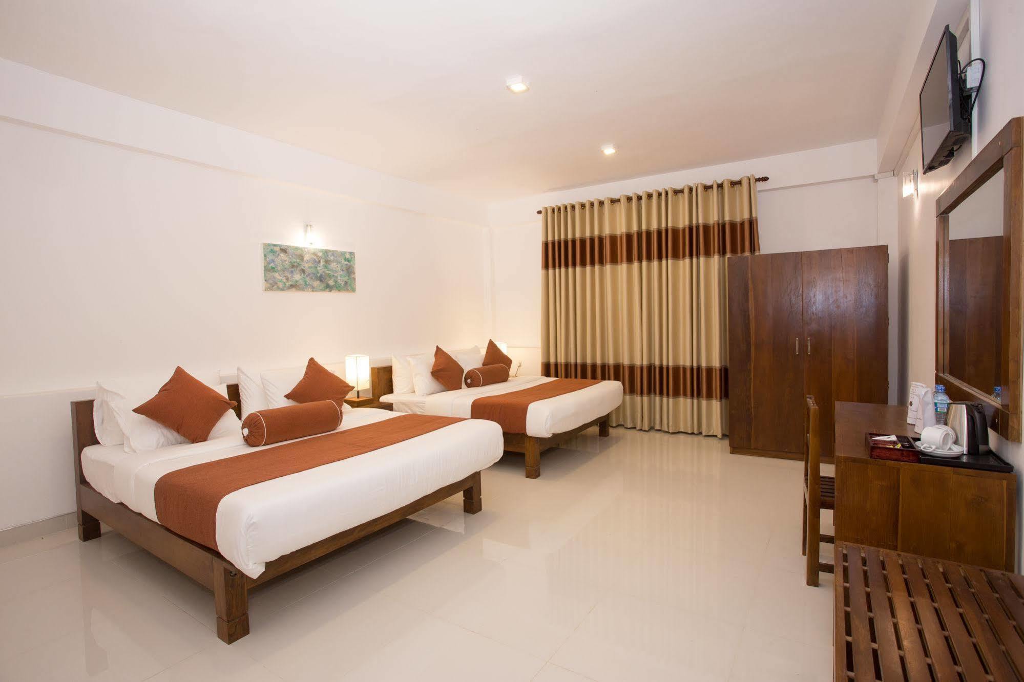 Grand Camellia Hotel Nuwara Eliya Exterior photo